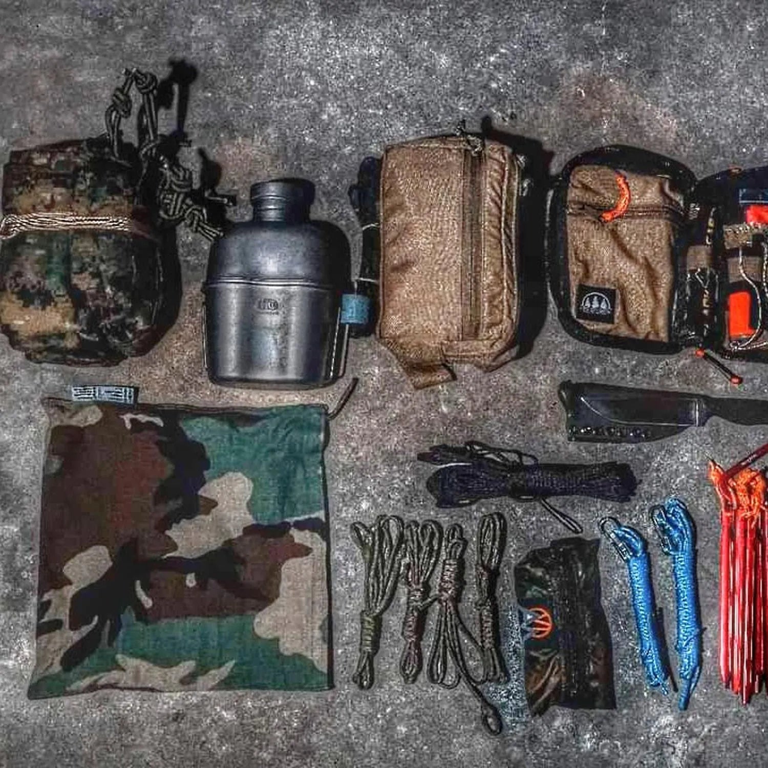 EDC Hank - Pocket Dump Storage Compartment Handkerchief