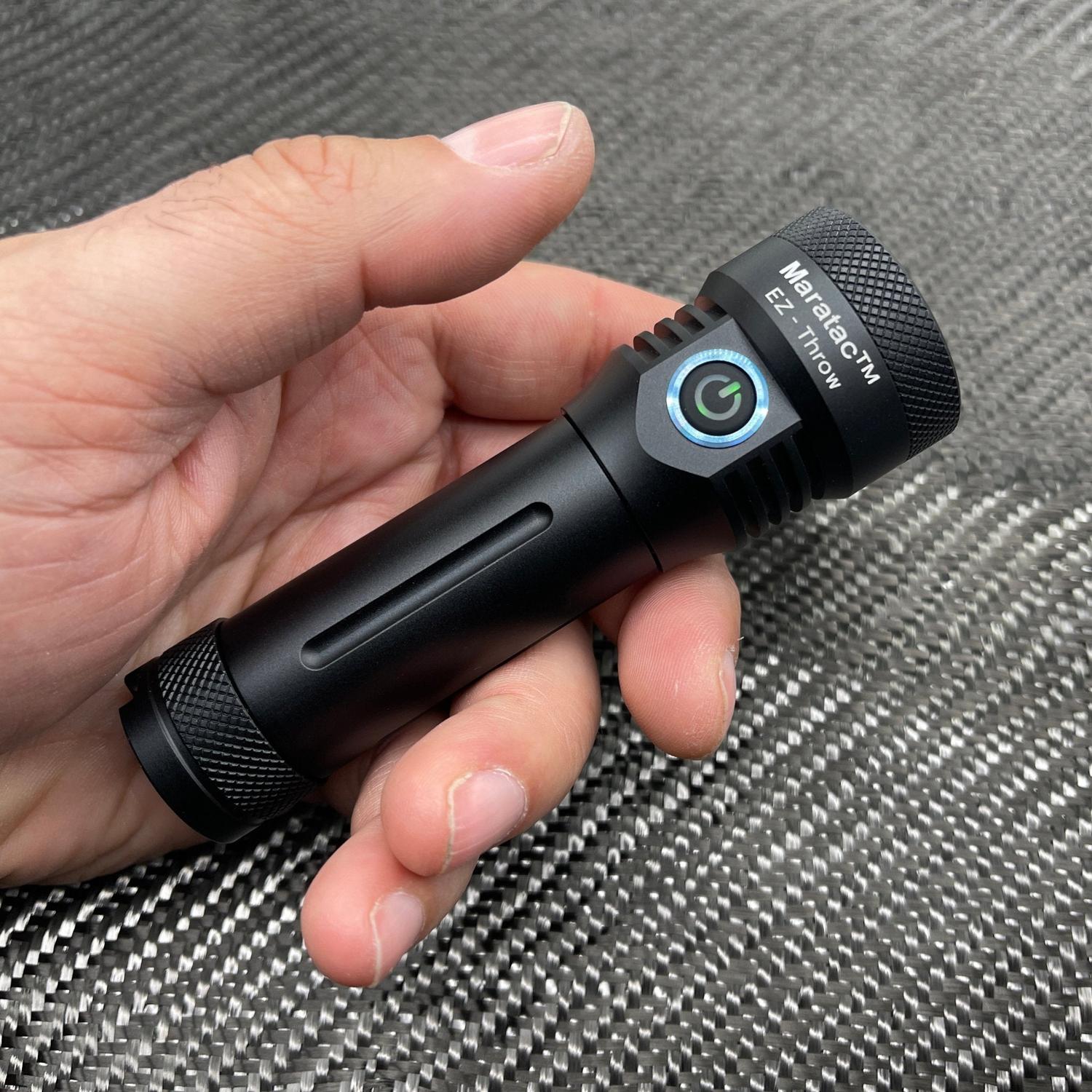 EZ - Throw 18650 / 21700 Flashlight w/build in charger