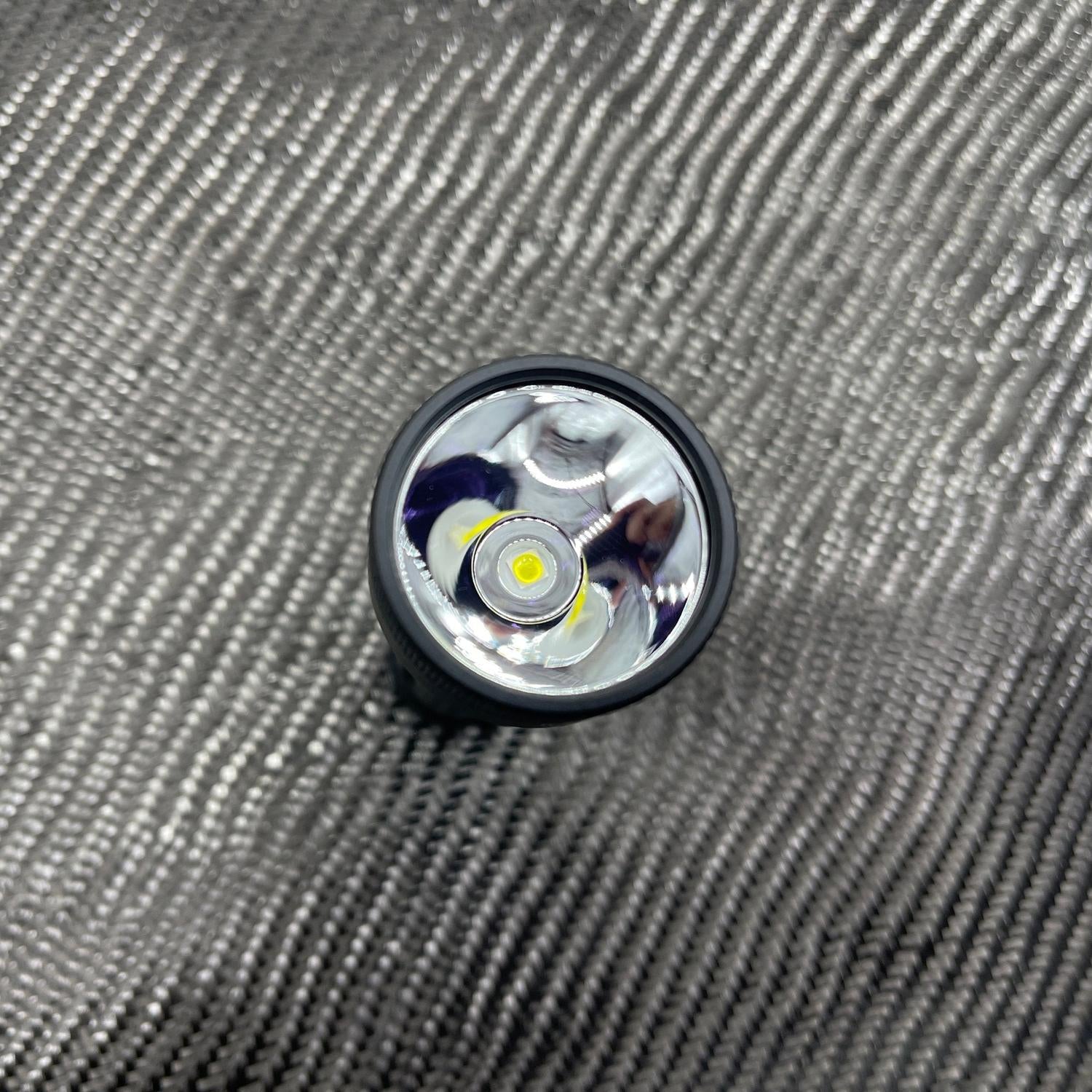 EZ - Throw 18650 / 21700 Flashlight w/build in charger