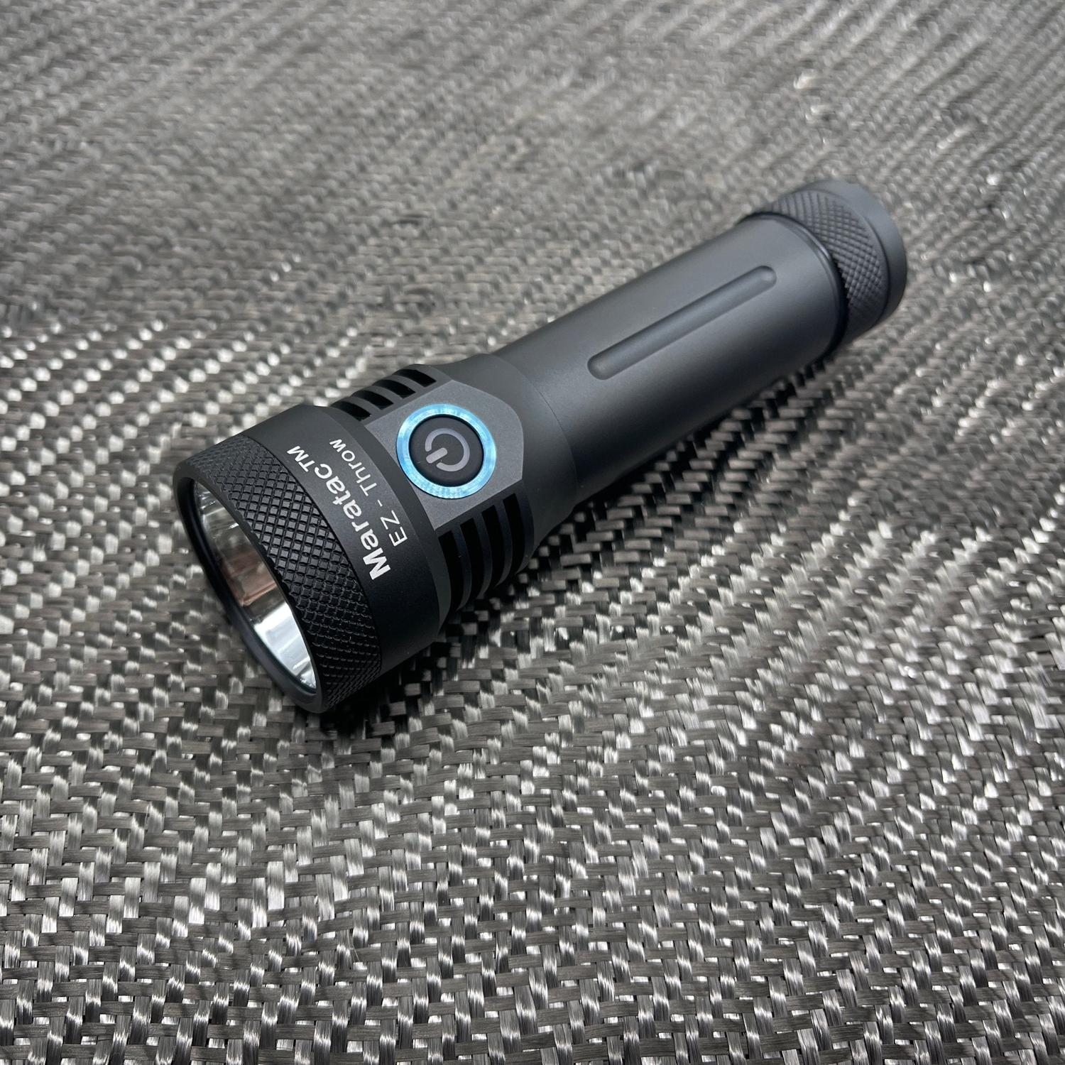 EZ - Throw 18650 / 21700 Flashlight w/build in charger