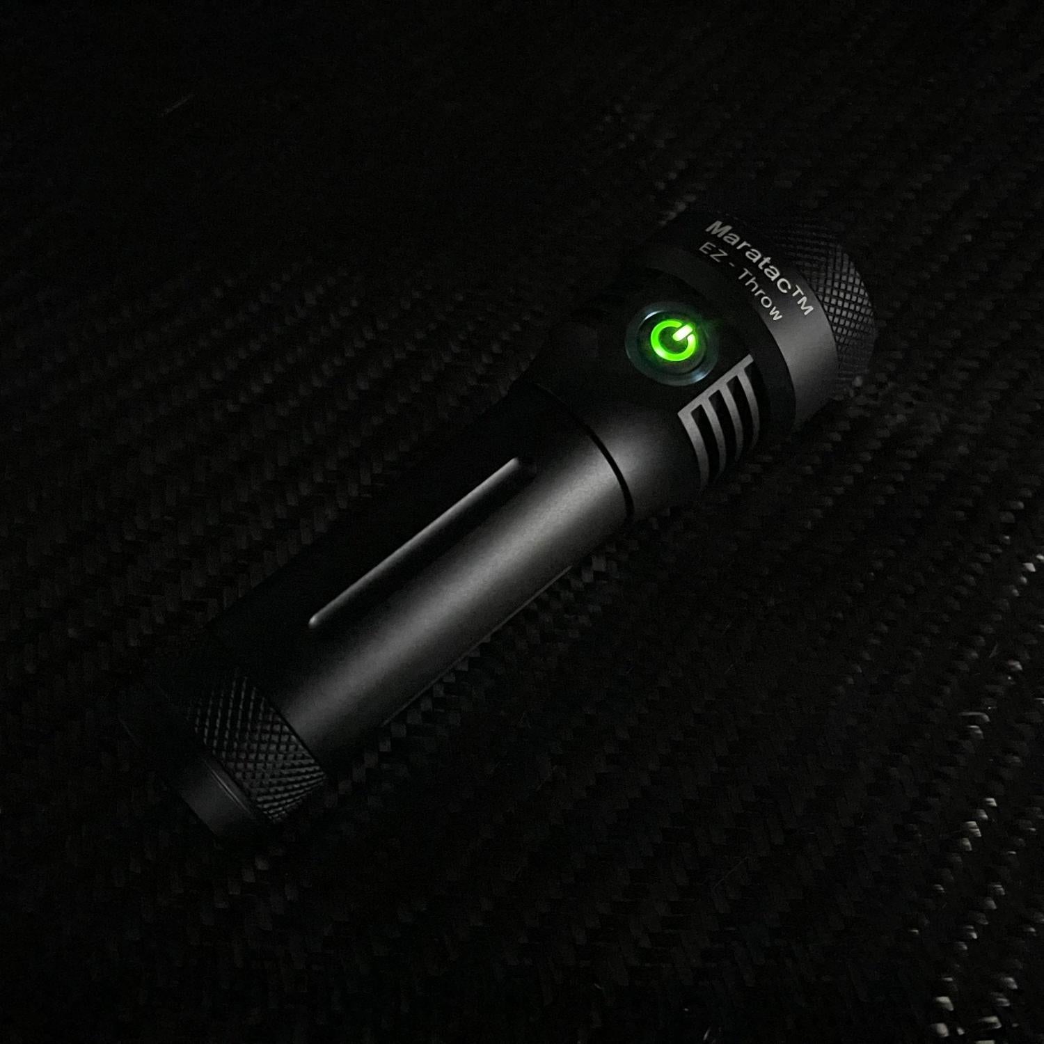 EZ - Throw 18650 / 21700 Flashlight w/build in charger