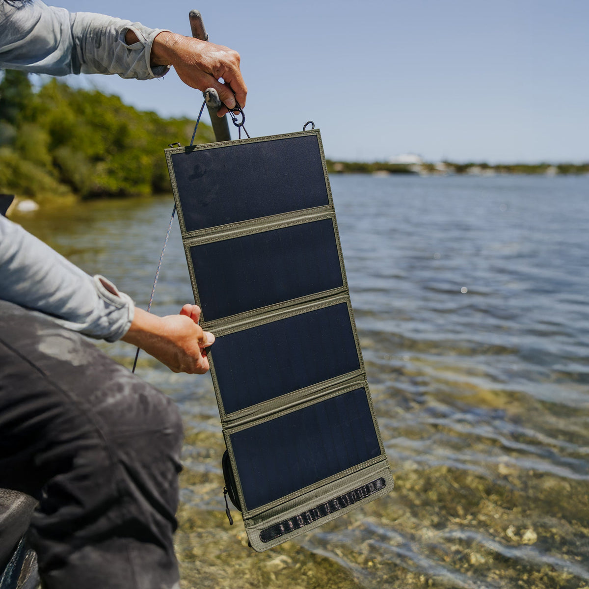 4-Panel Solar Charger – USB-A