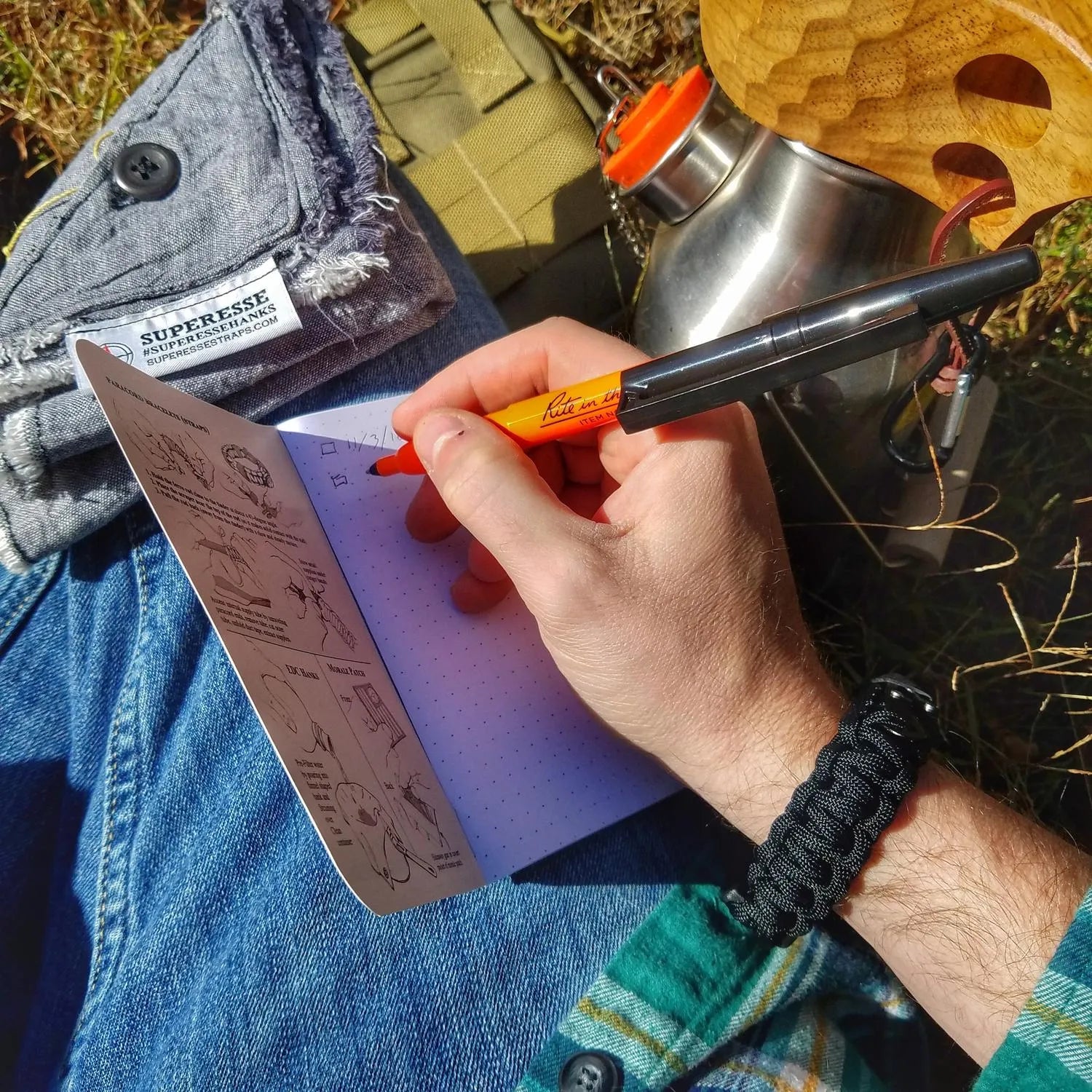 Saw Shemagh: Multi-Use with Built-In Survival Tools