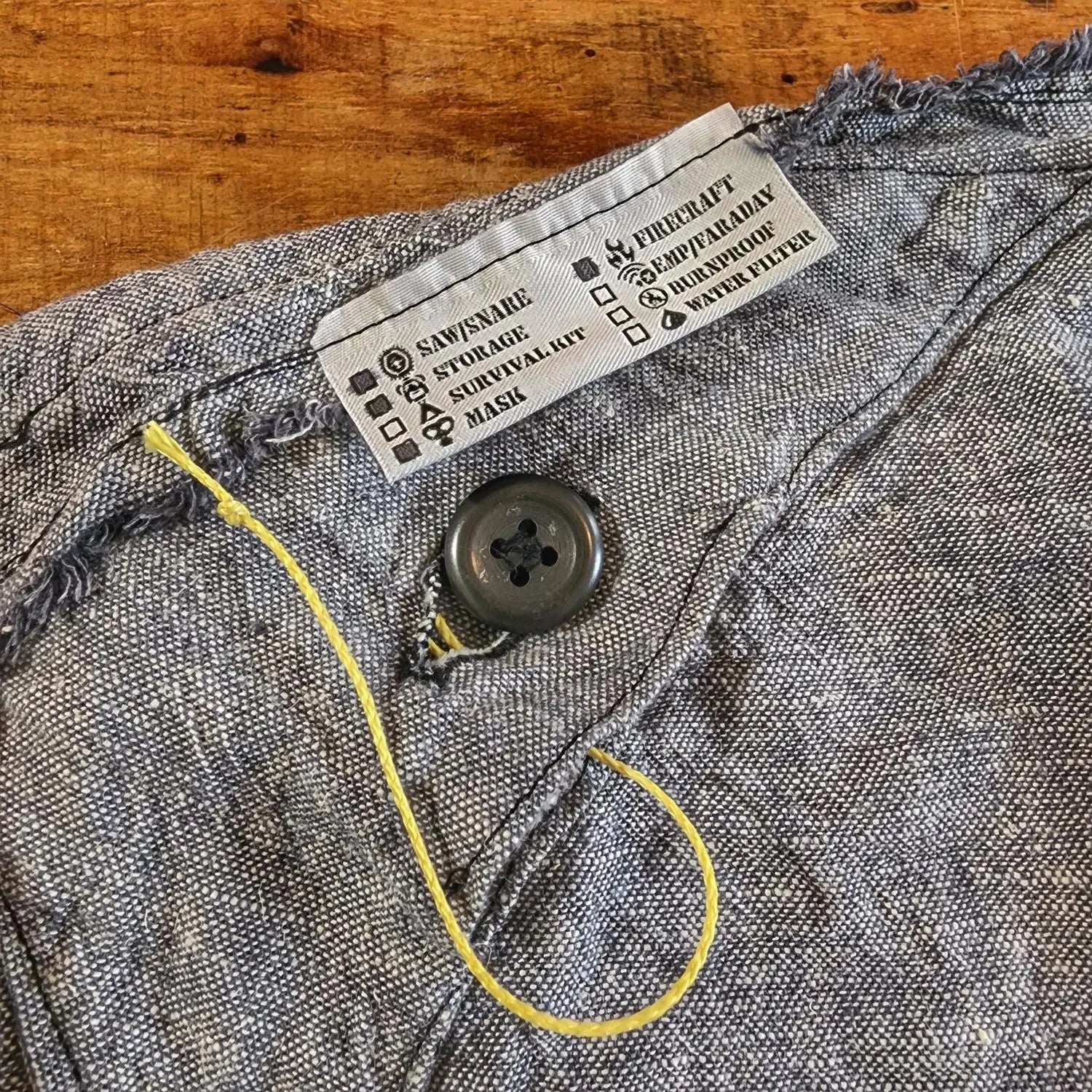 Saw Shemagh: Multi-Use with Built-In Survival Tools