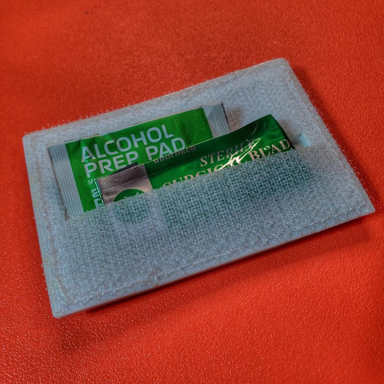 Superesse Straps Stop Bleed & CPR Storage Pocket Patch – First Aid Quick Reference