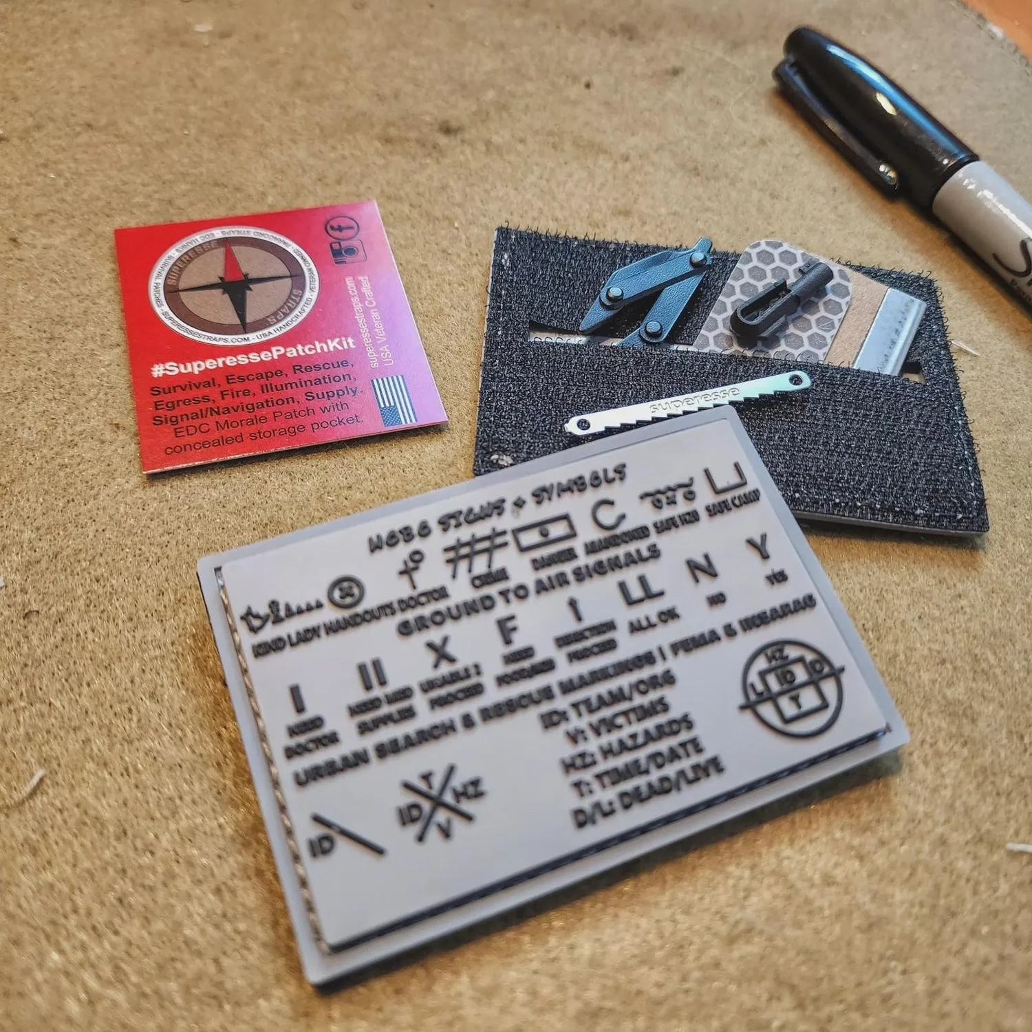 Superesse Straps Storage Pocket Patch – Survival Signals & Markings Reference