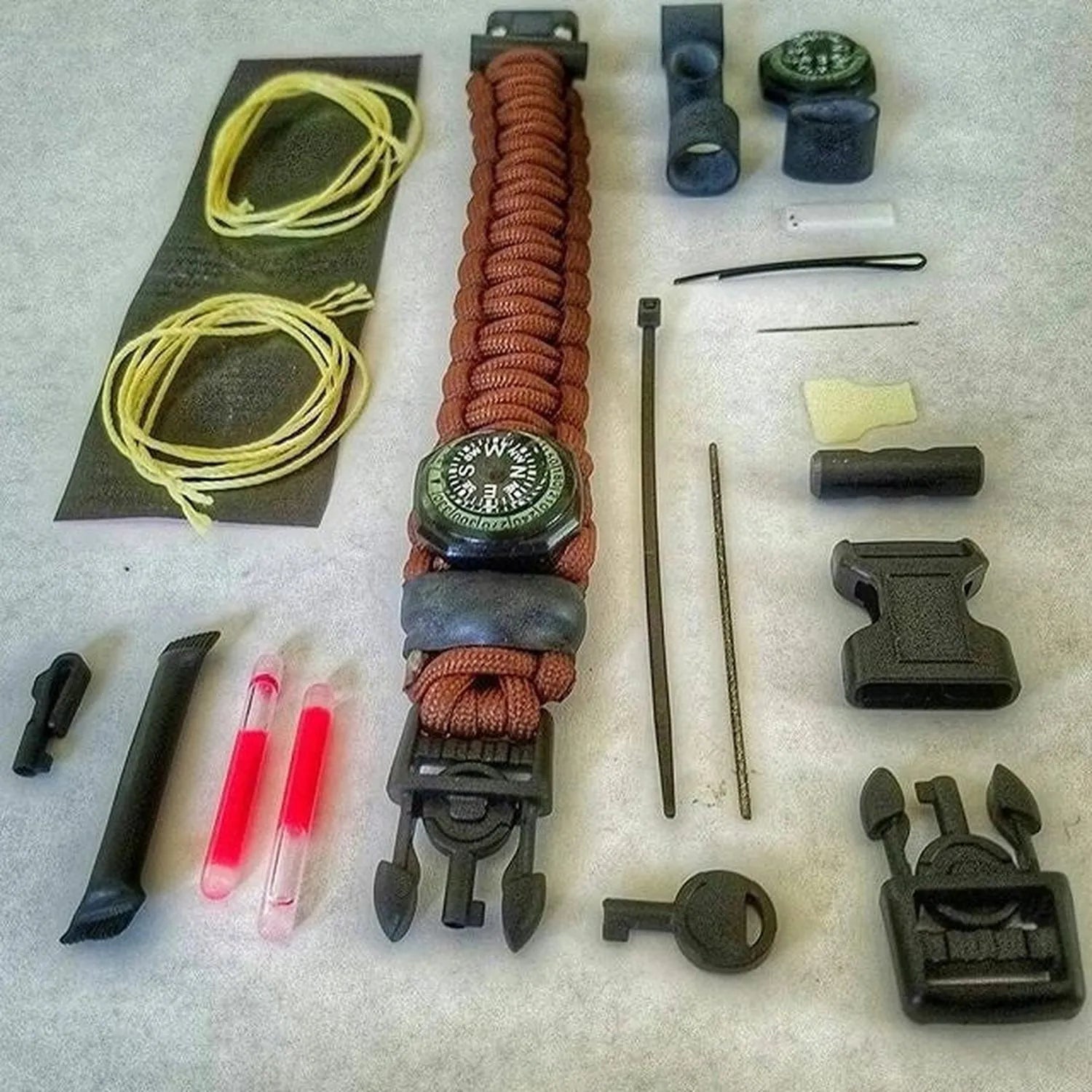 The Escape Evade Pathfinder - SERE Paracord Strap