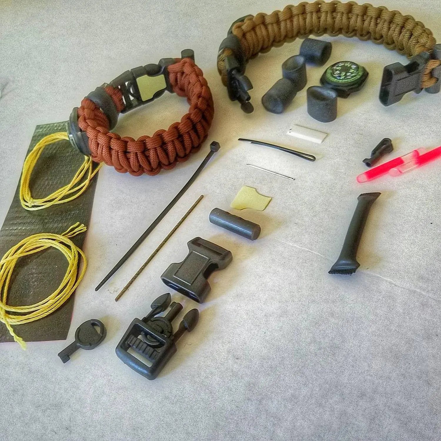 The Escape Evade Pathfinder - SERE Paracord Strap