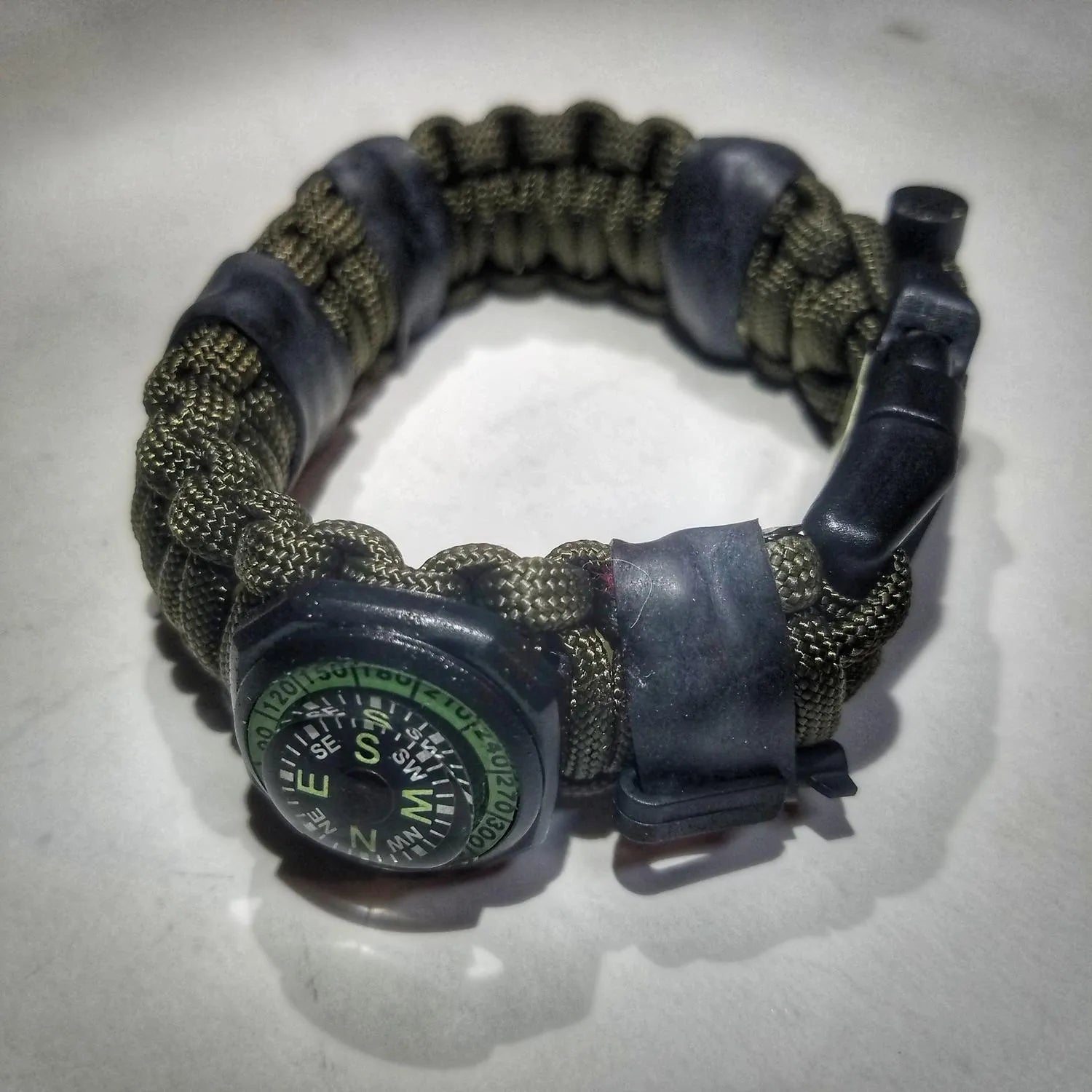 The Escape Evade Pathfinder - SERE Paracord Strap